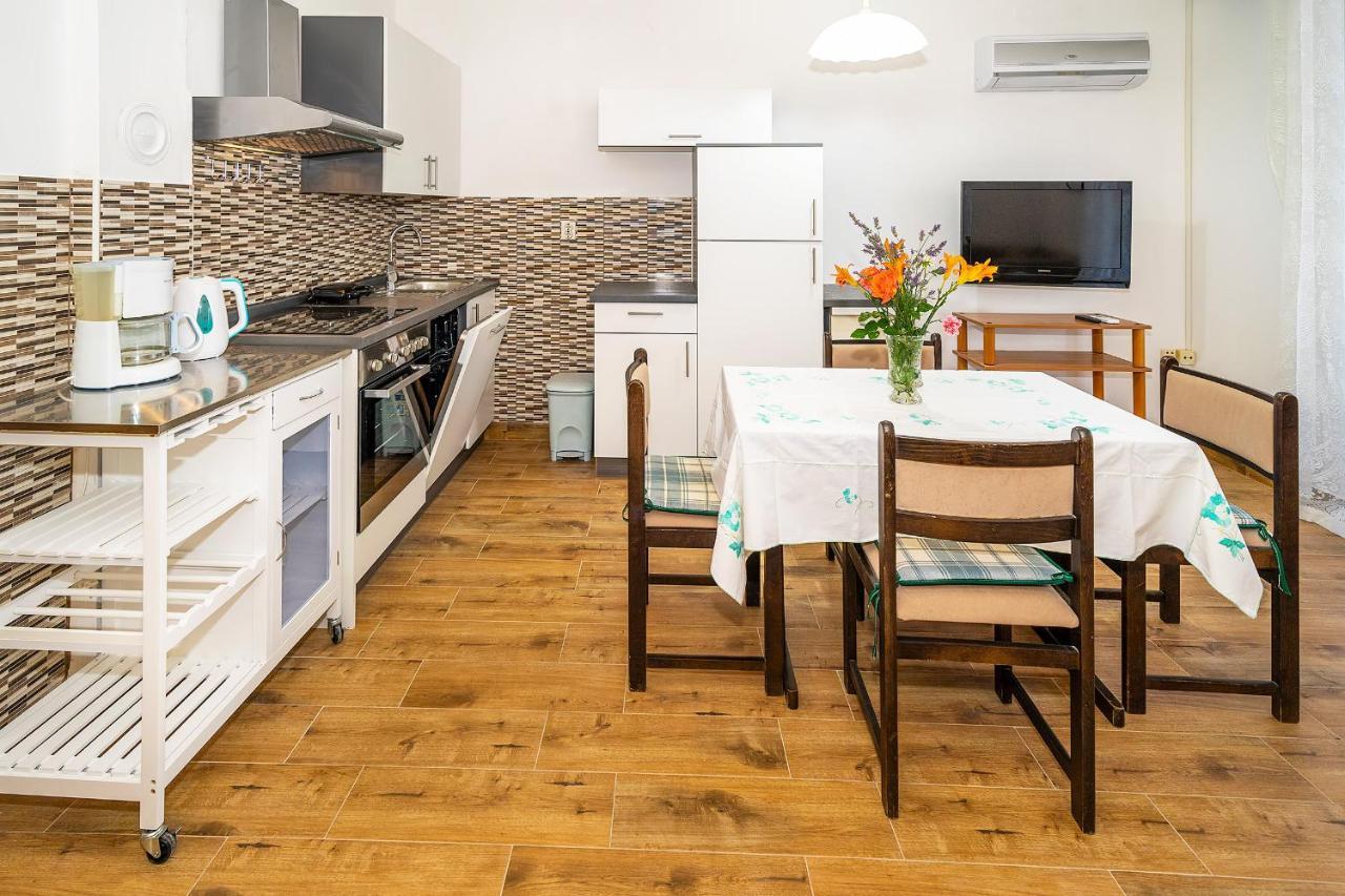 Apartments Jurina Đảo Krk Ngoại thất bức ảnh